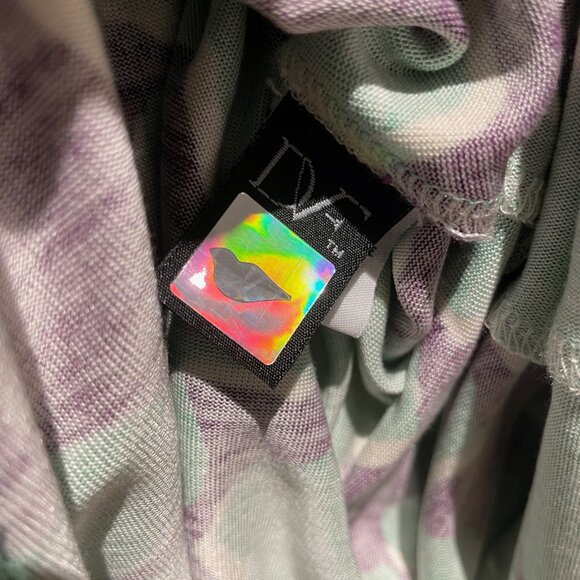 DVF Purple and Green Patterned Wrap Dress - 100% Silk, Size 8 - Picture 11 of 11